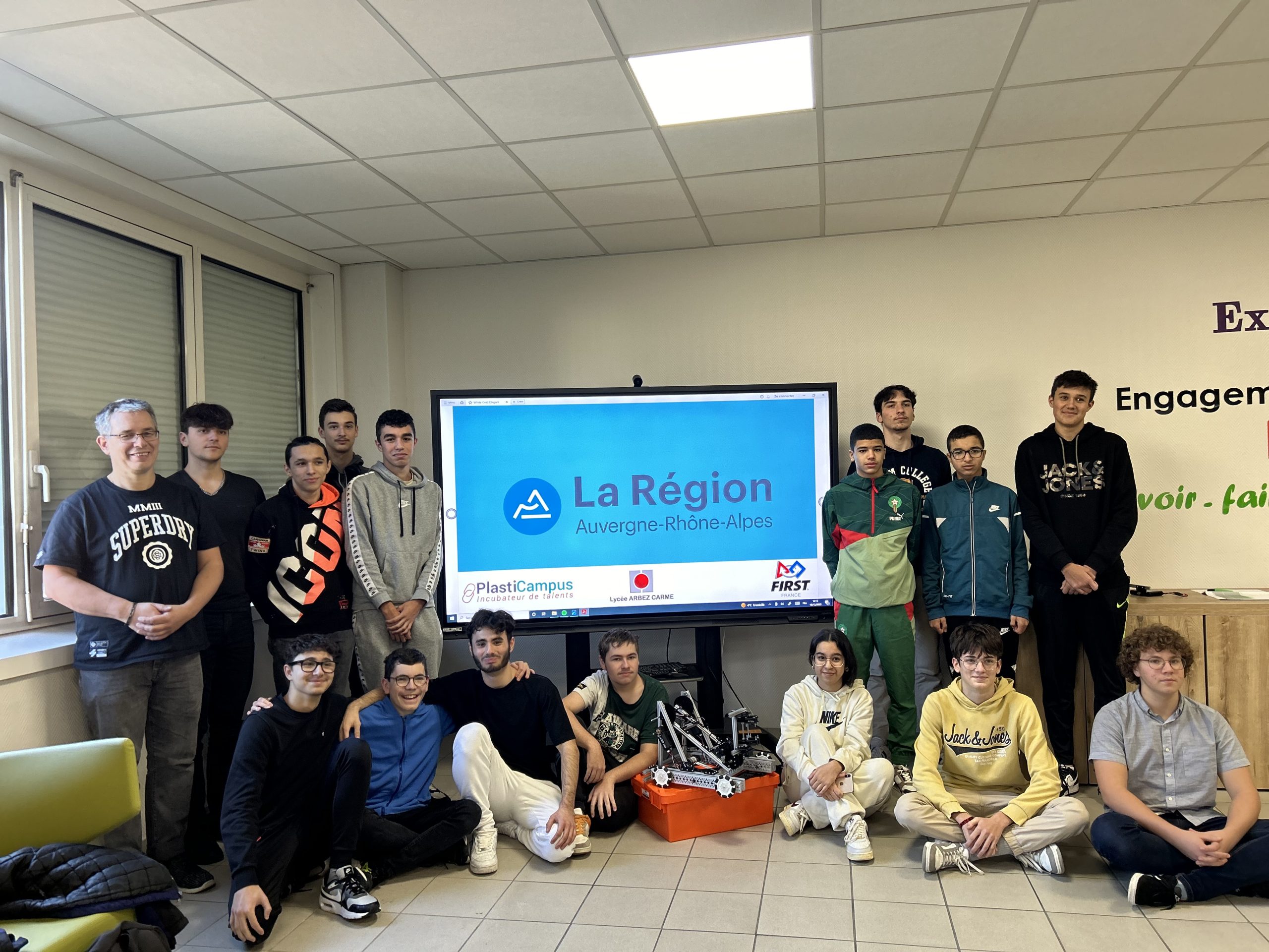 Les étudiants de Plasticampus participe à la compétition de robotique FIRST