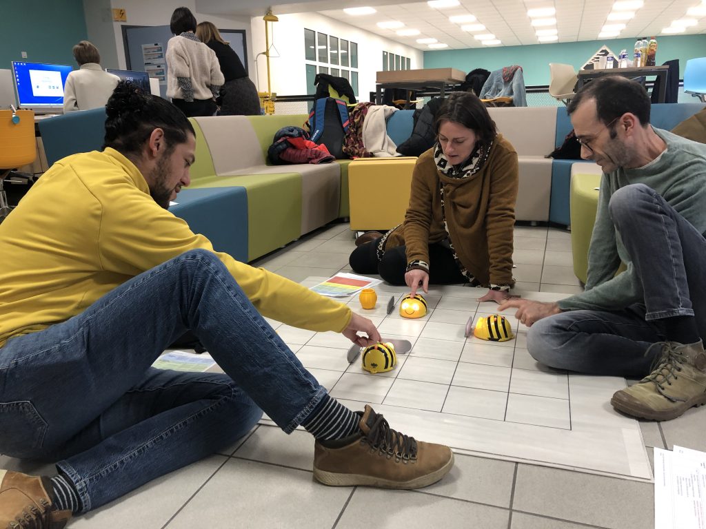 Etudiants codage atelier Fablab